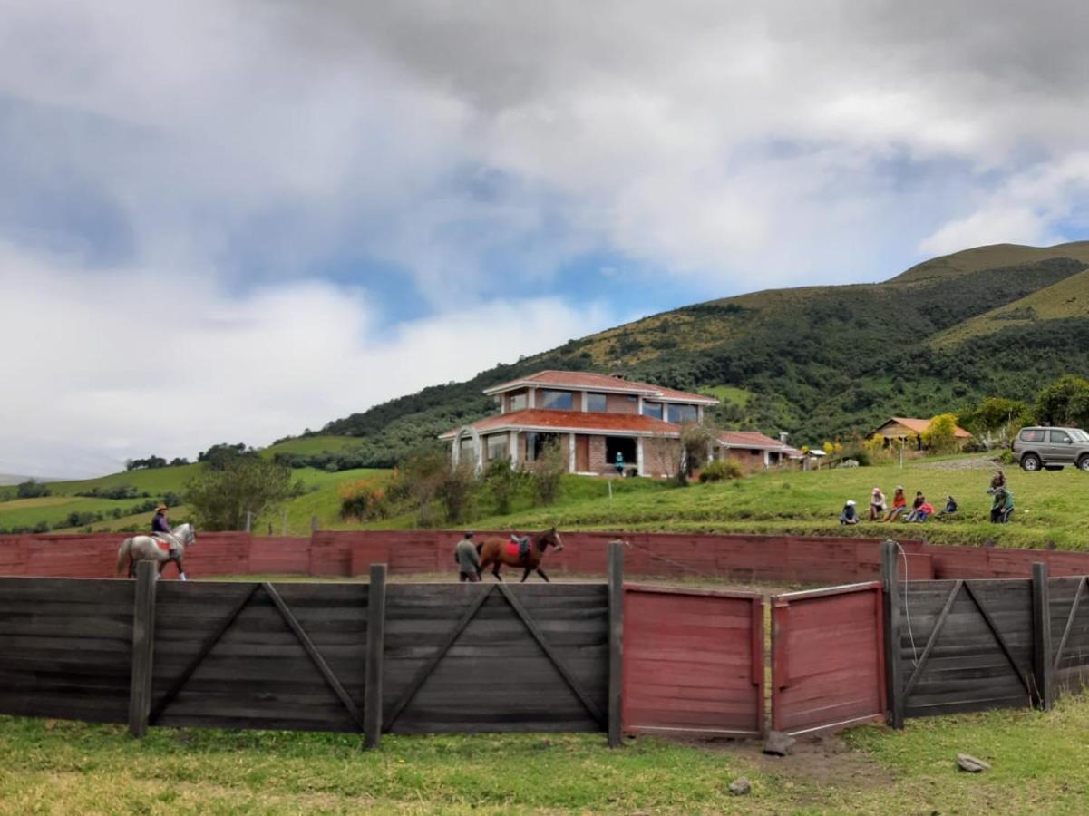 Balcon Al Cotopaxi Hosteria Sangolqui Bagian luar foto