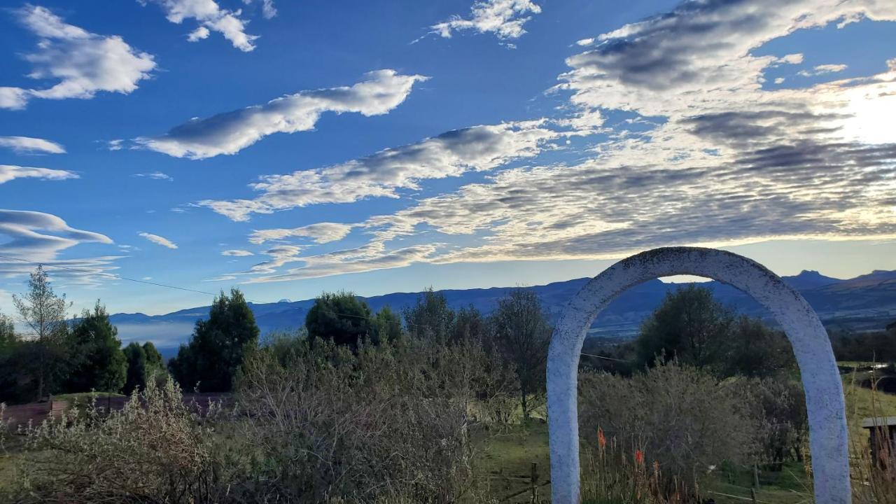 Balcon Al Cotopaxi Hosteria Sangolqui Bagian luar foto